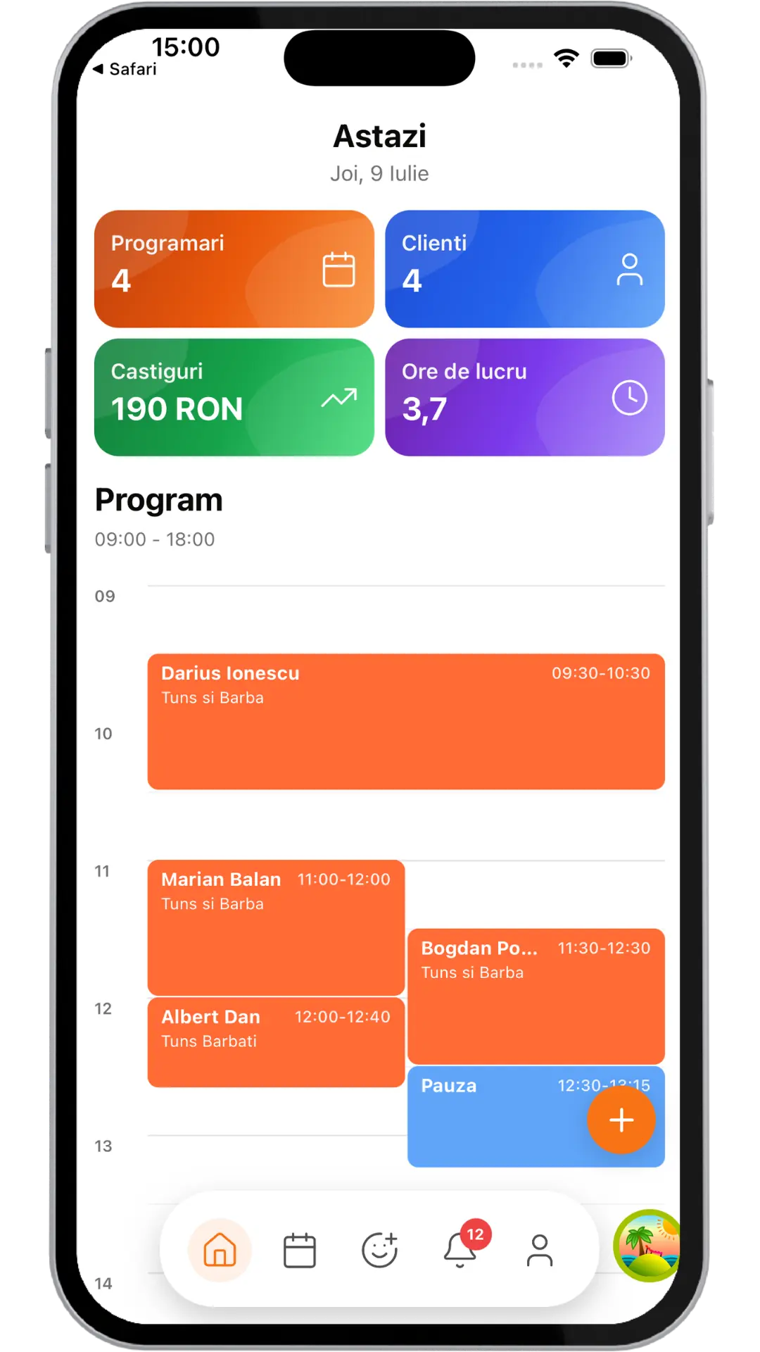 Ecran IziBook specialist — programari, clienti, castiguri si ore de lucru